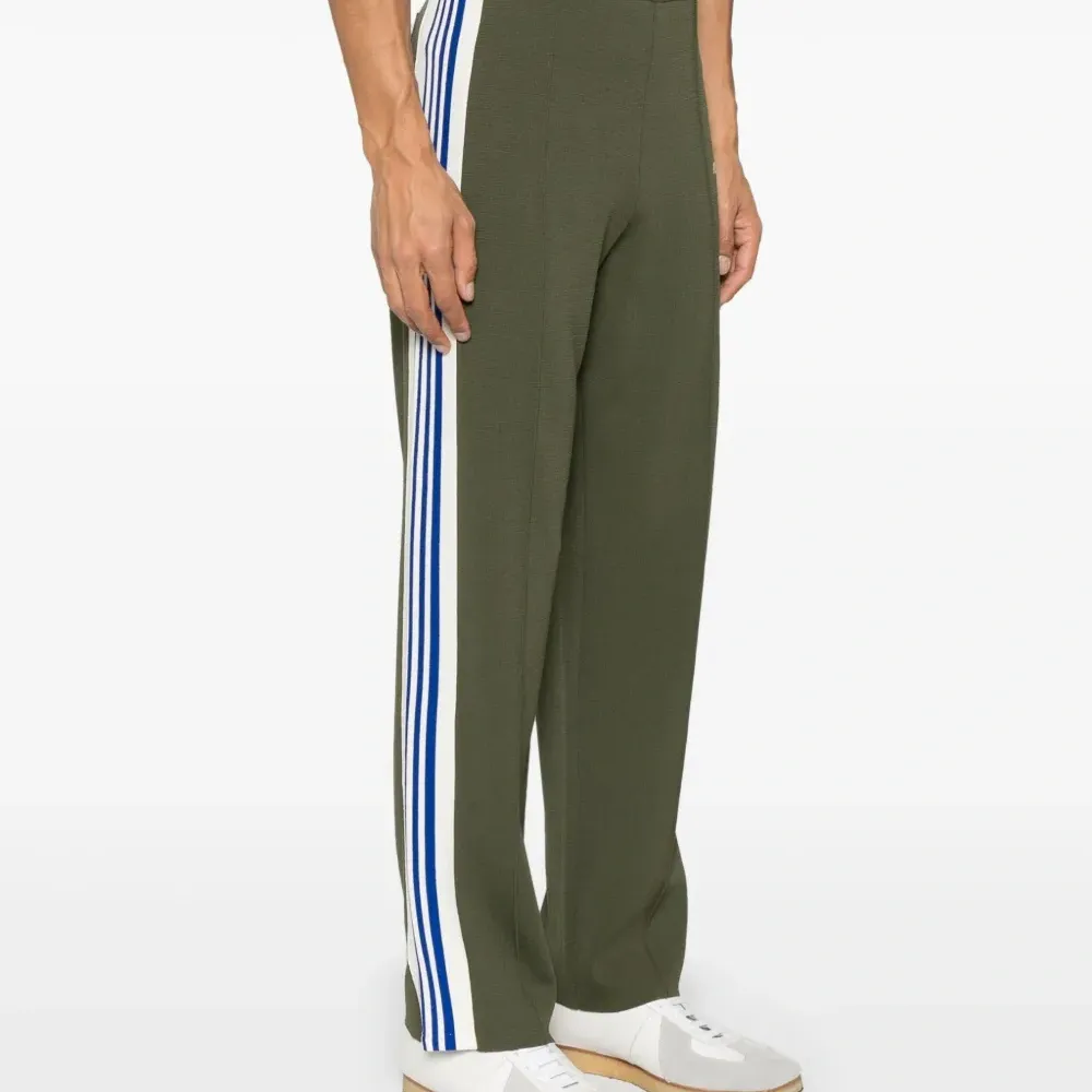 Спортивные брюки Спортивные брюки