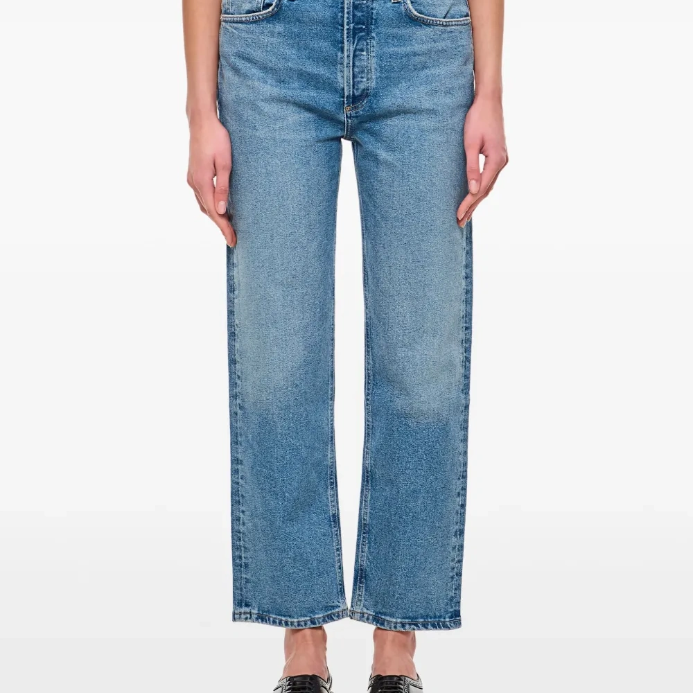 Прямые джинсы