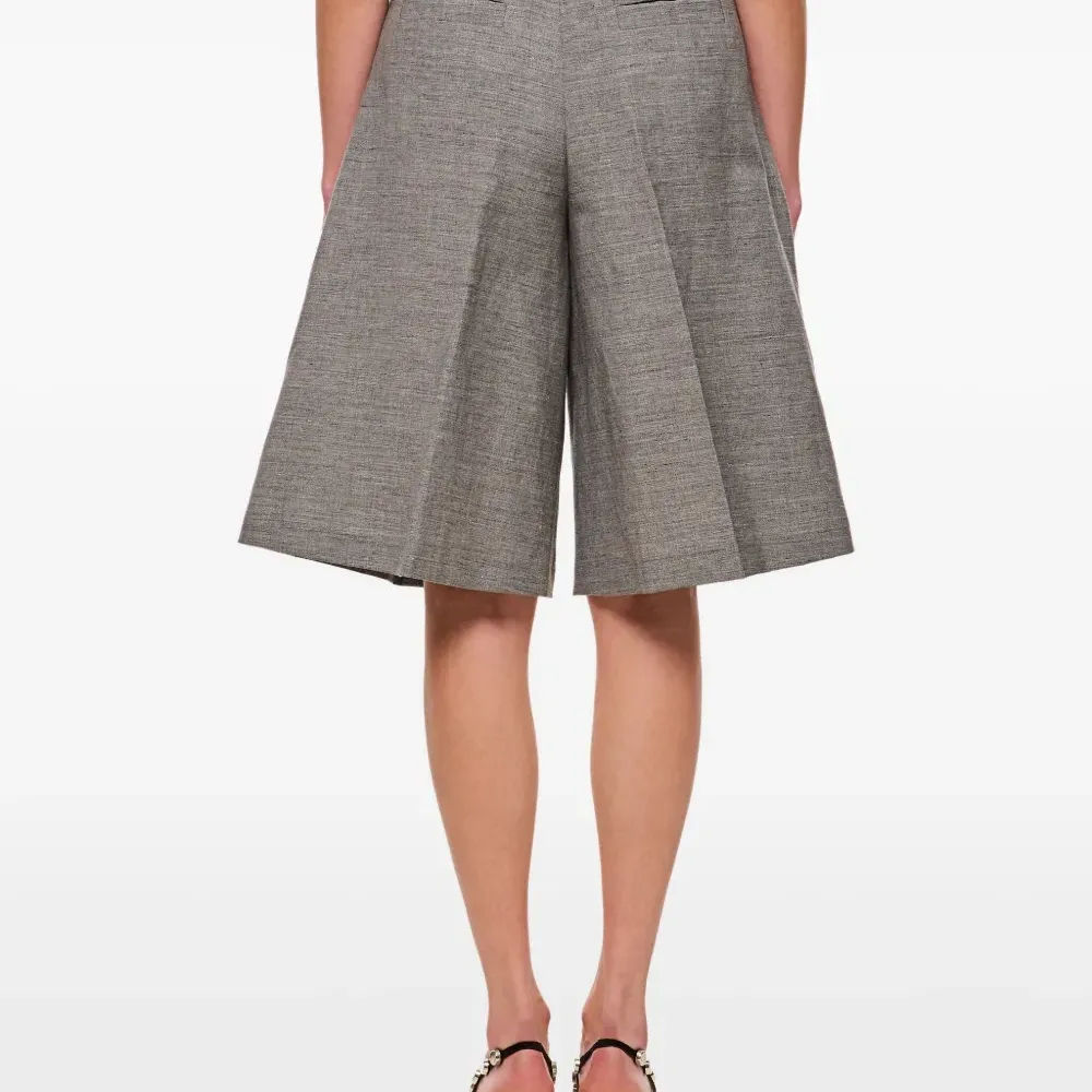 плиссированные шорты с завышенной талией плиссированные шорты с завышенной талией