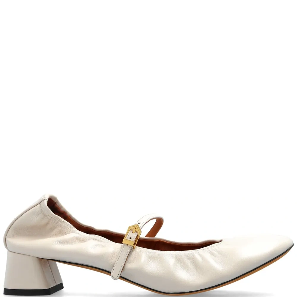 Туфли на каблуке