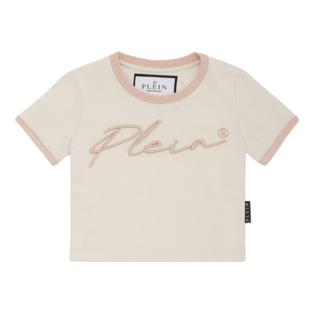 Футболка с вышитым логотипом