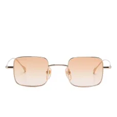 Солнцезащитные очки в квадратной оправе Солнцезащитные очки в квадратной оправе