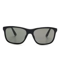 Солнцезащитные очки в квадратной оправе Солнцезащитные очки в квадратной оправе