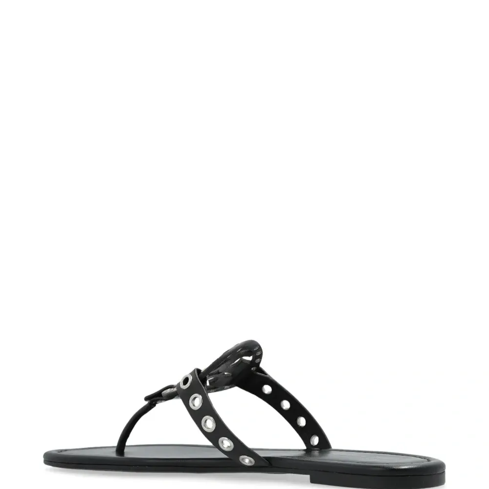 Сандалии с люверсами