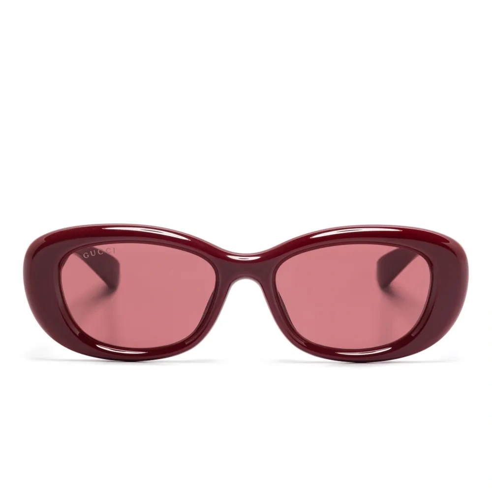 Солнцезащитные очки в овальной оправе