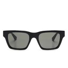 Солнцезащитные очки в квадратной оправе