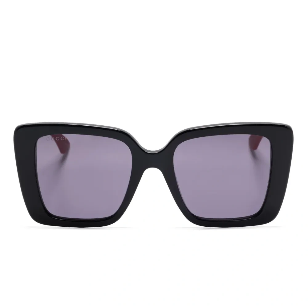 Солнцезащитные очки в массивной оправе