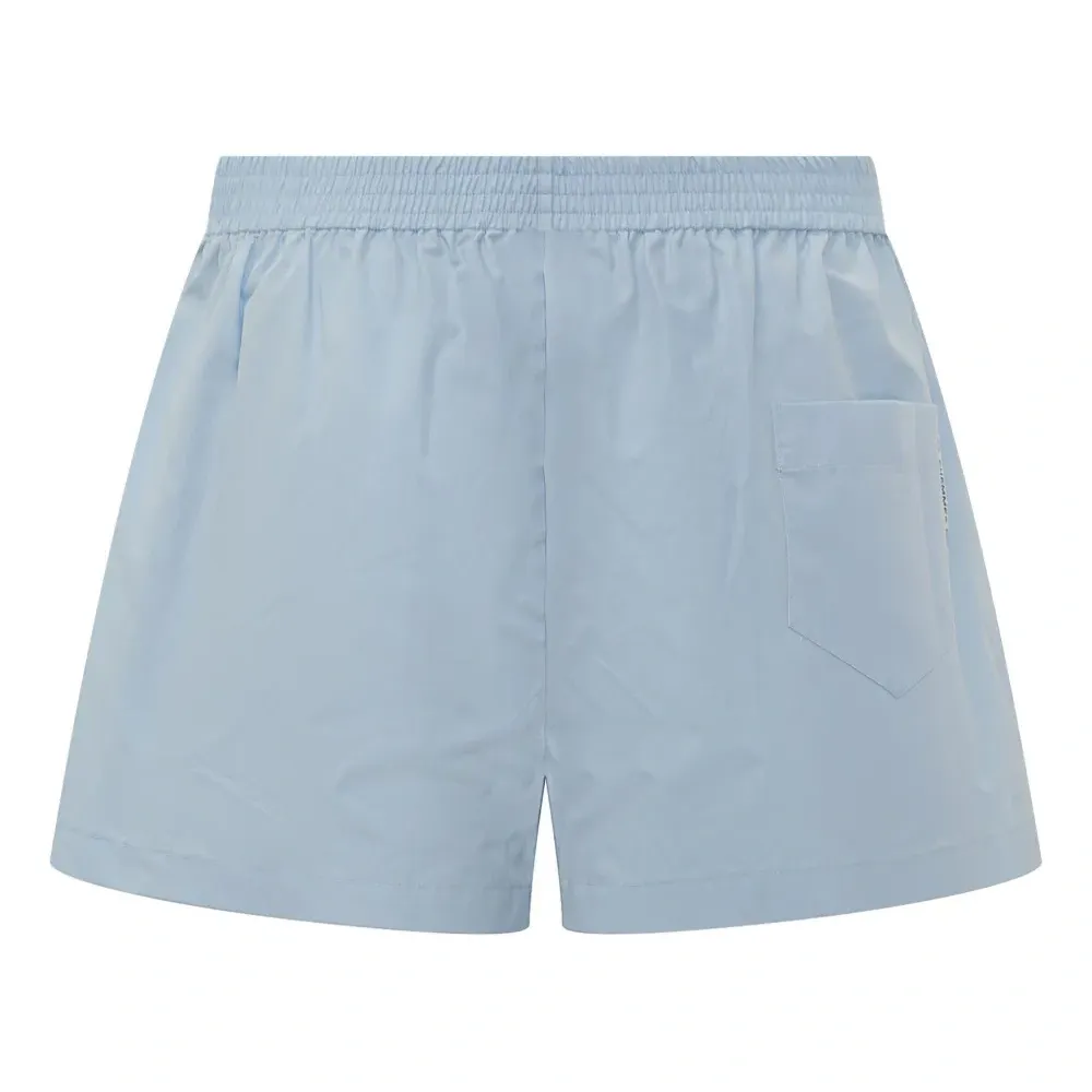 Спортивные шорты