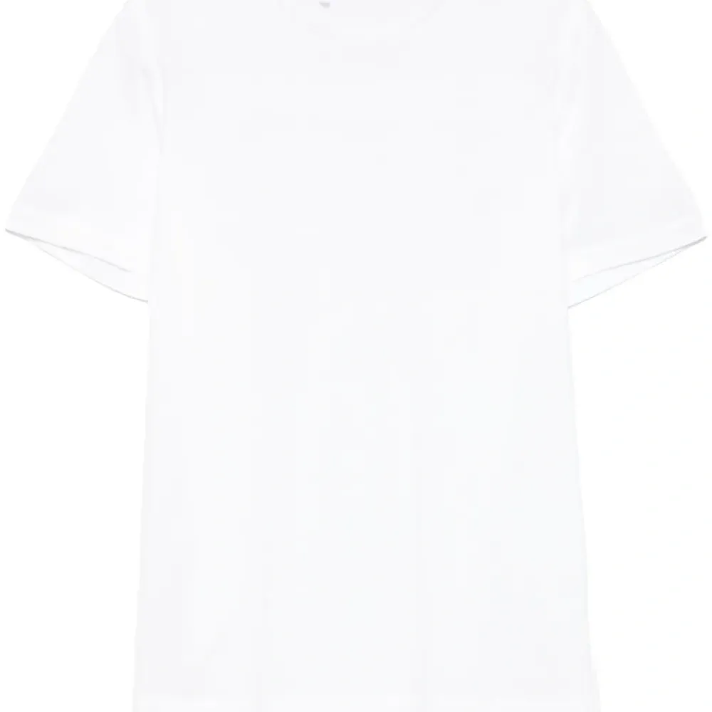 Футболка с вышитым логотипом