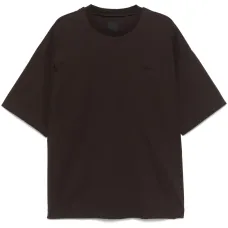 Футболка с вышитым логотипом