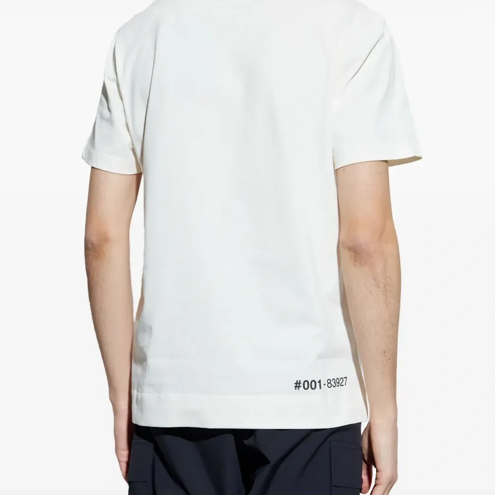 Футболка с логотипом