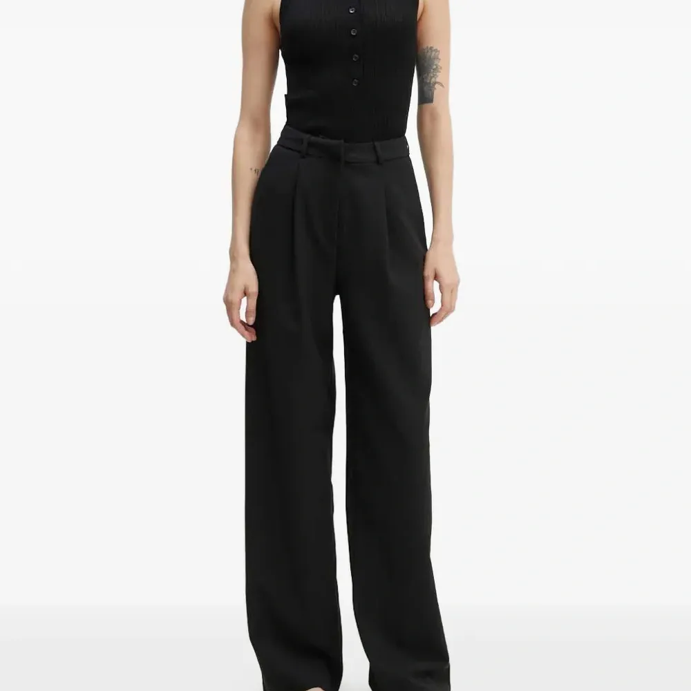 Топ поло с воротником на пуговицах