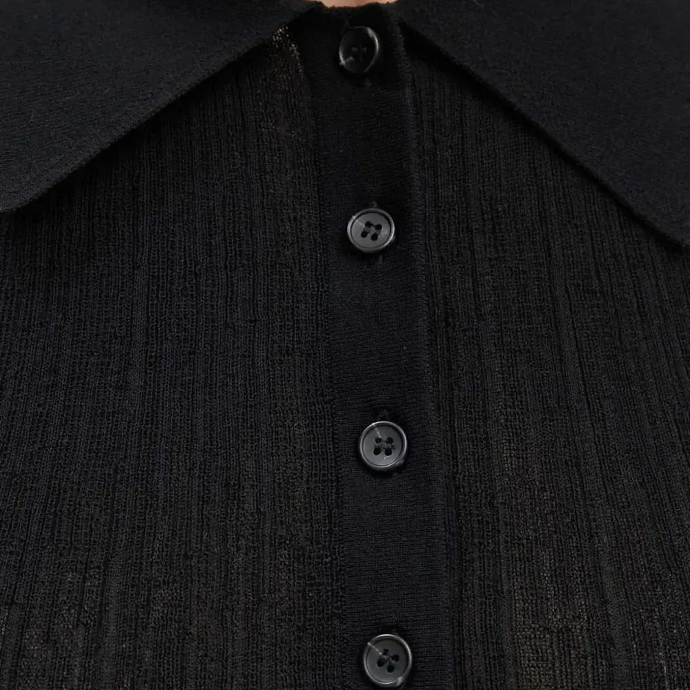 Топ поло с воротником на пуговицах