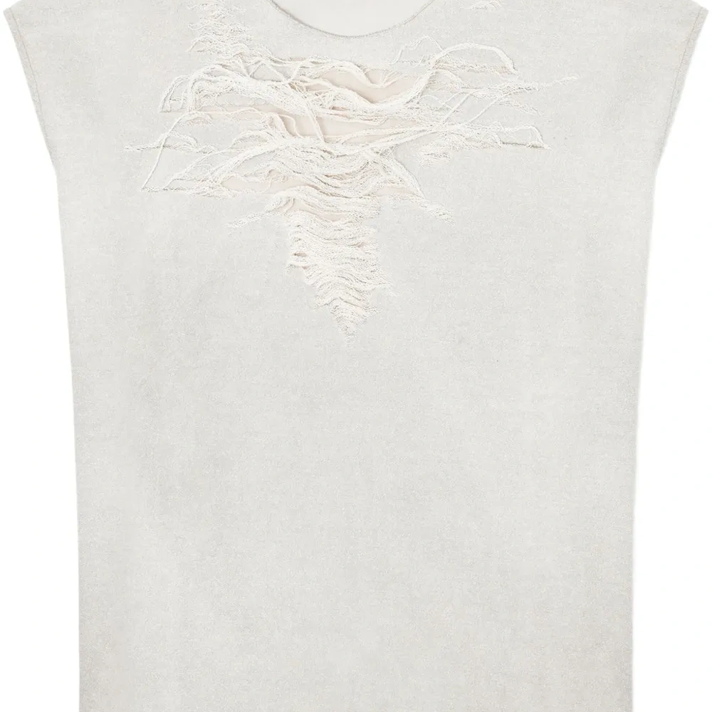 Футболка с прорезями Футболка с прорезями