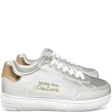 Кожаные кроссовки