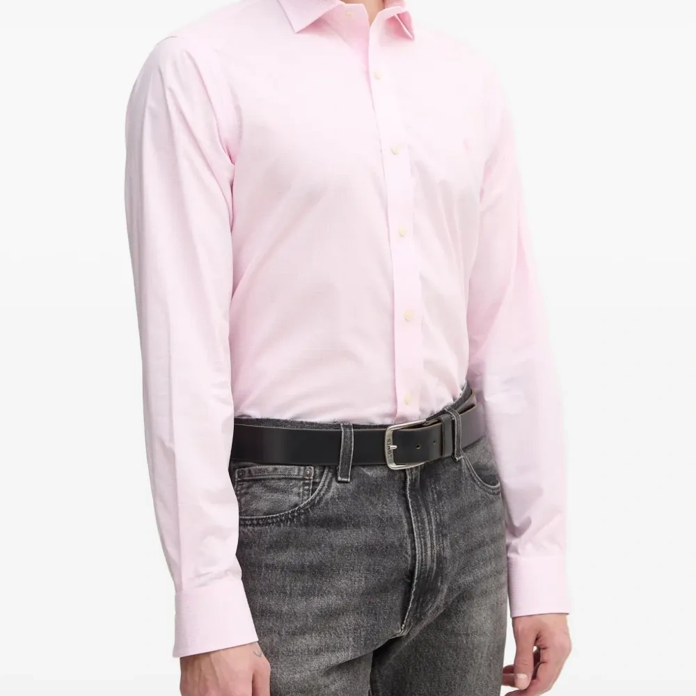 Рубашка на пуговицах с вышитым логотипом