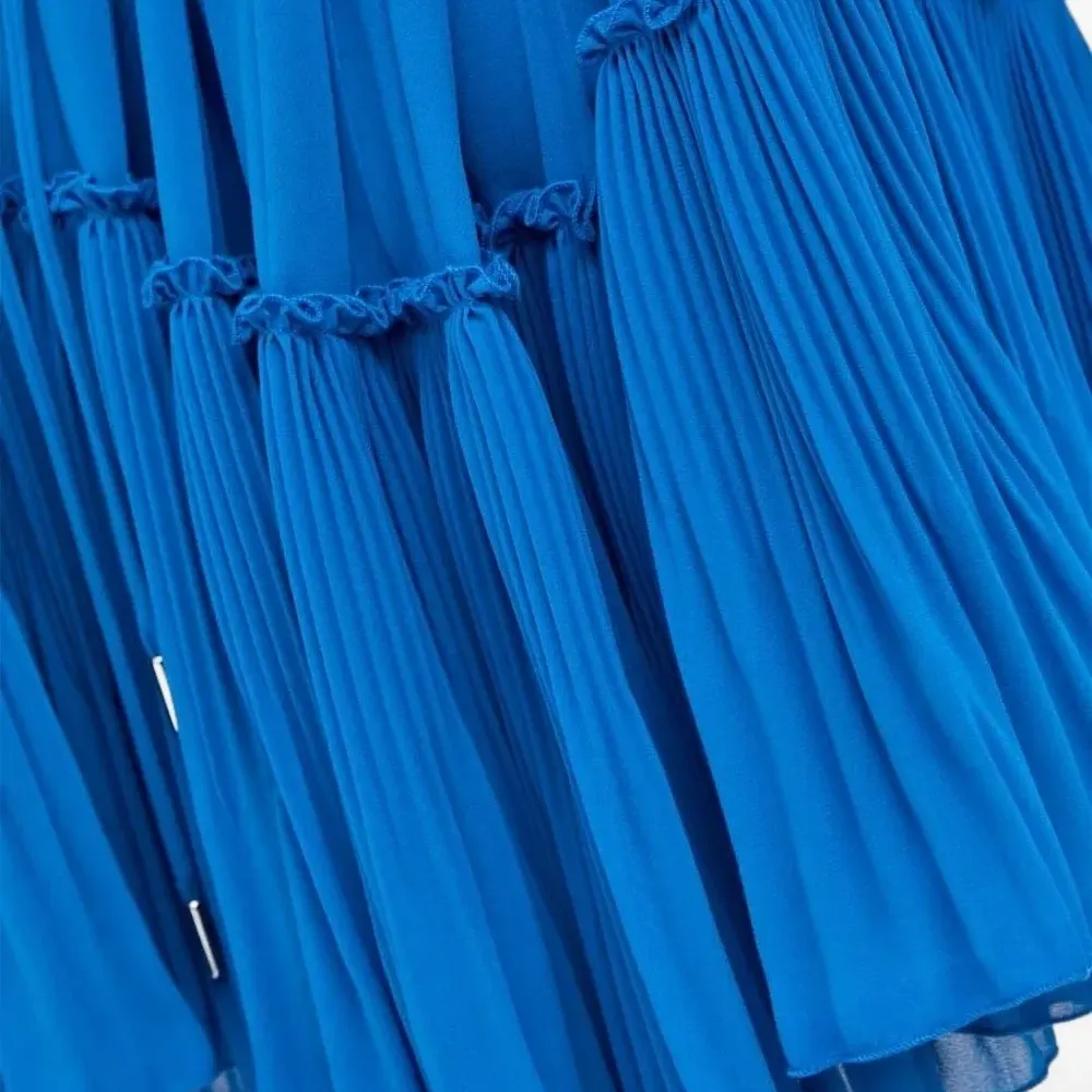 Платье мини со складками и оборками Платье мини со складками и оборками