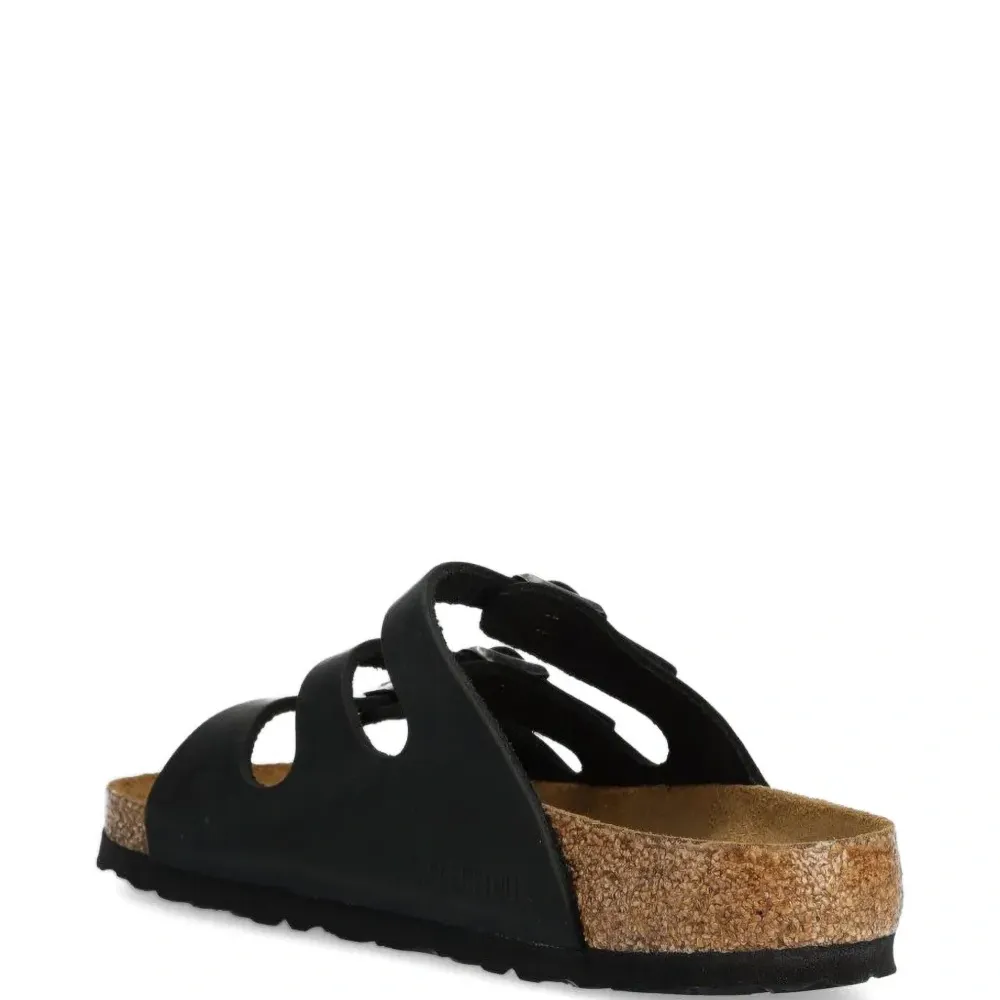 Сандалии с ремешками