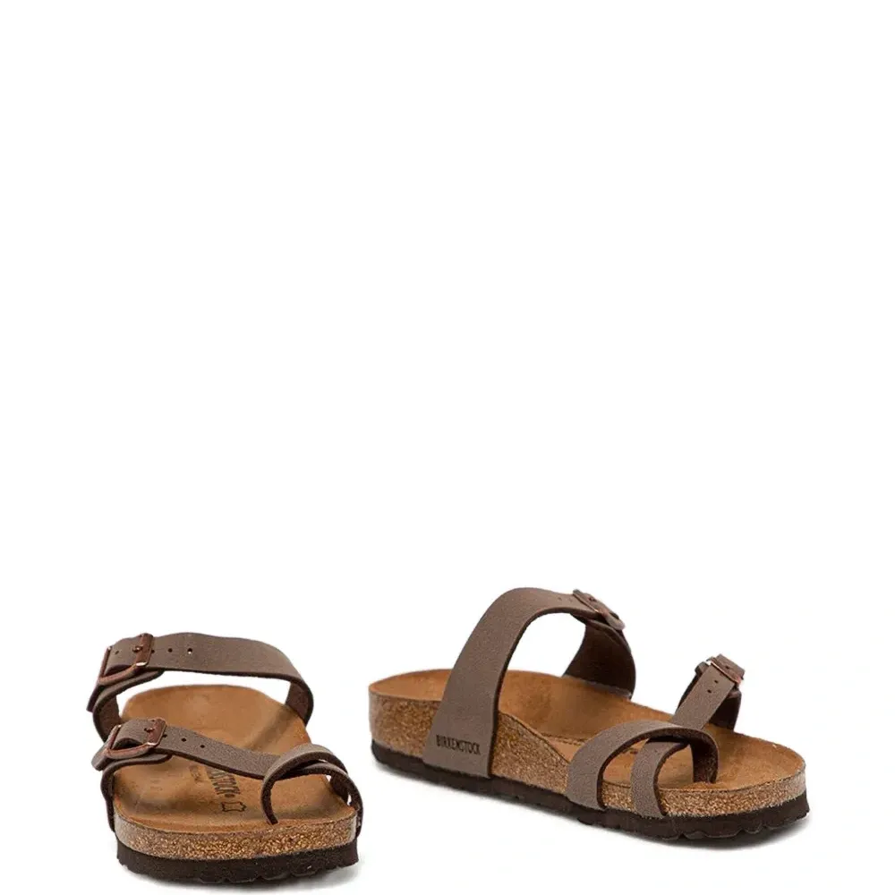 Сандалии с ремешками Сандалии с ремешками