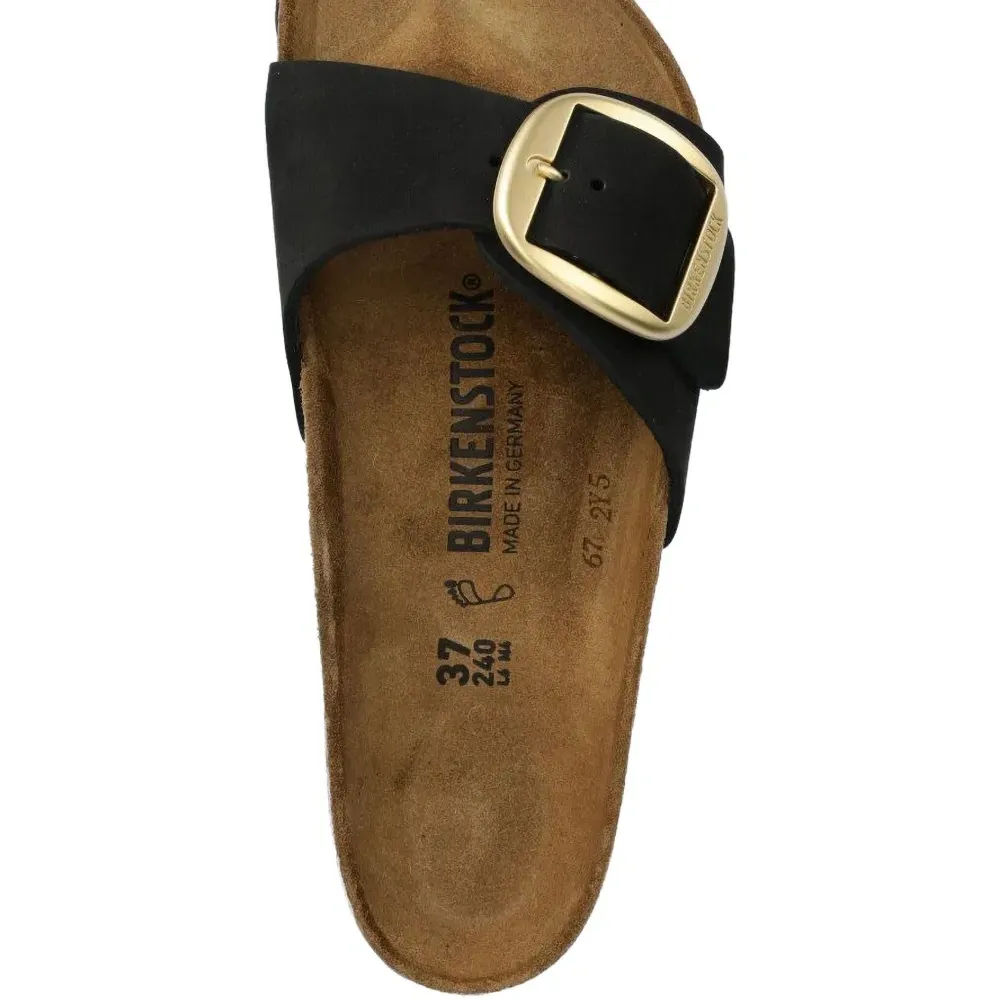 Сандалии с пряжками Сандалии с пряжками