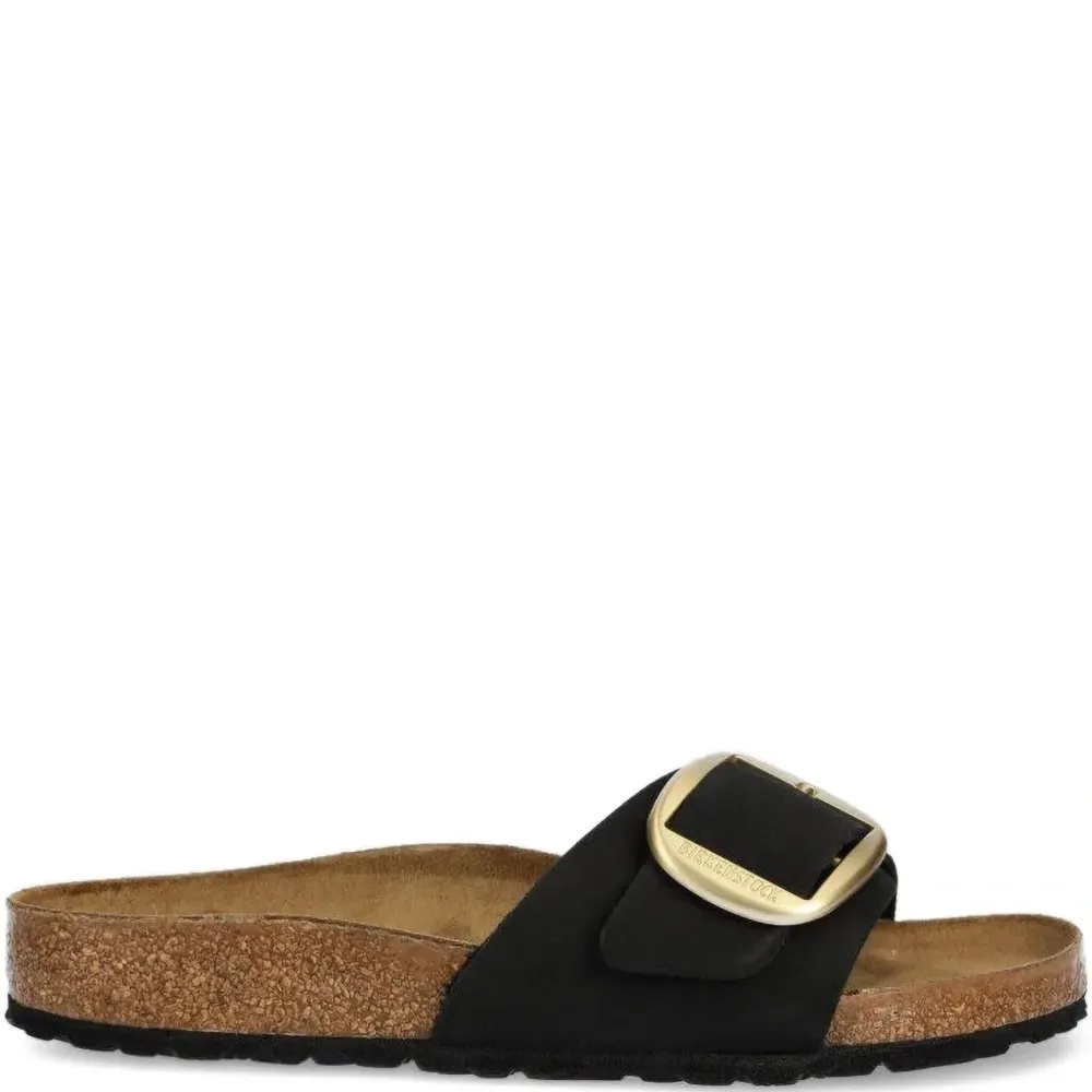 Сандалии с пряжками Сандалии с пряжками