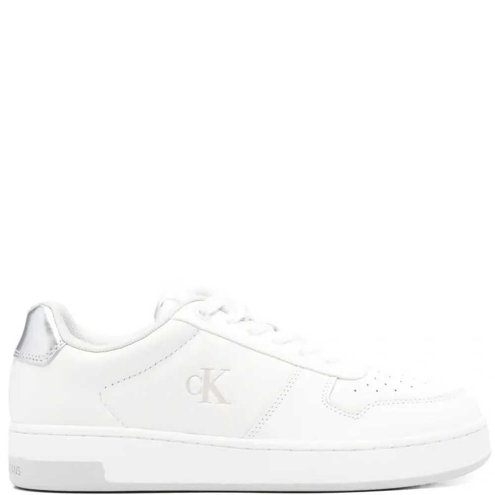 Кроссовки с тисненым логотипом