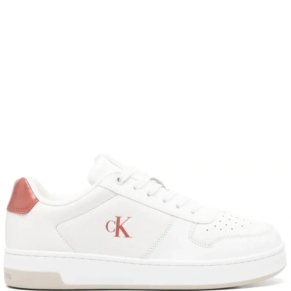 Кроссовки со вставками