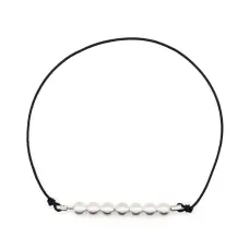 Браслет из шнура с бусинами