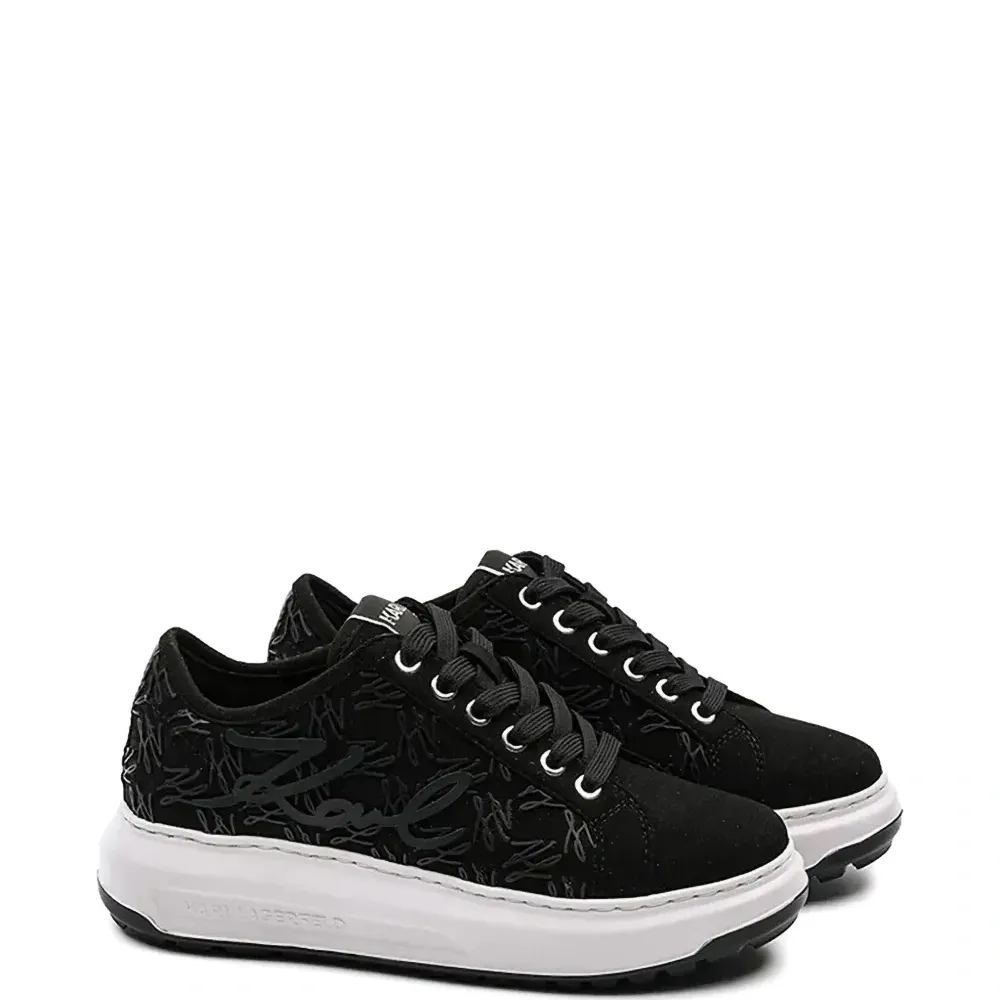 Кроссовки с логотипом