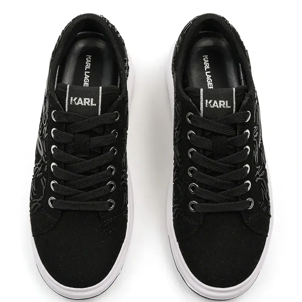 Кроссовки с логотипом