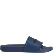 Шлепанцы с тисненым логотипом