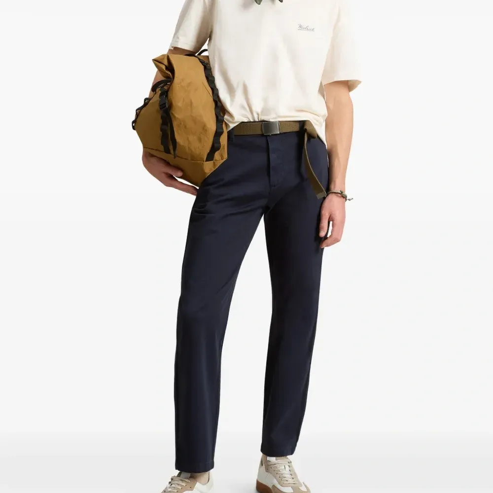 Футболка с V-образным вырезом