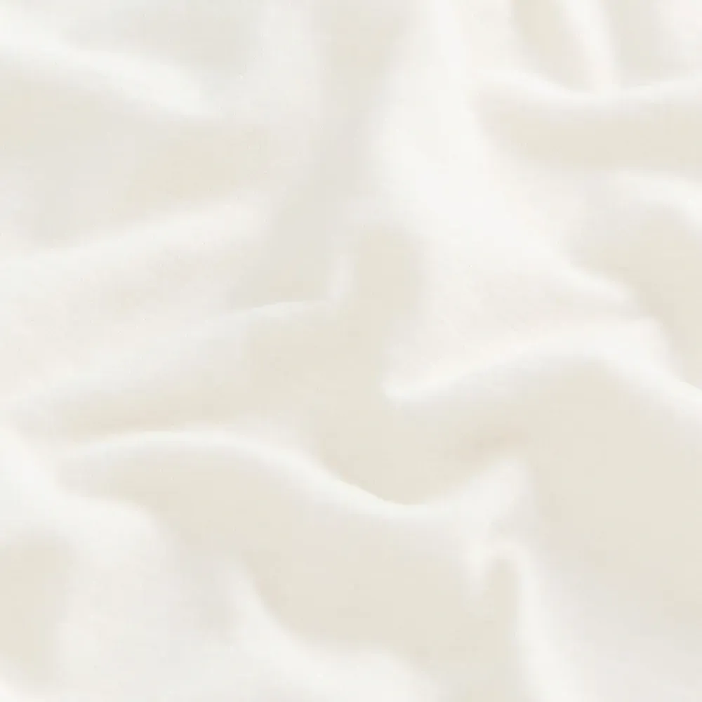 Футболка с V-образным вырезом