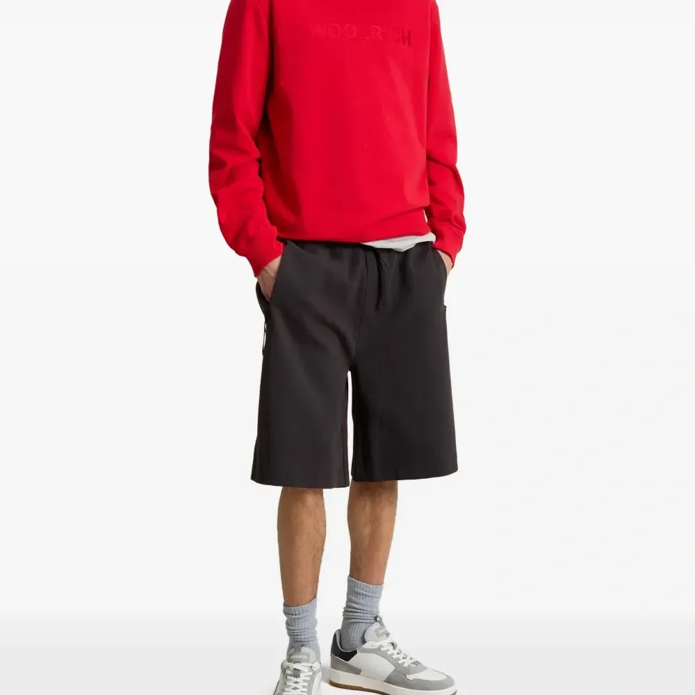 Толстовка с вышитым логотипом