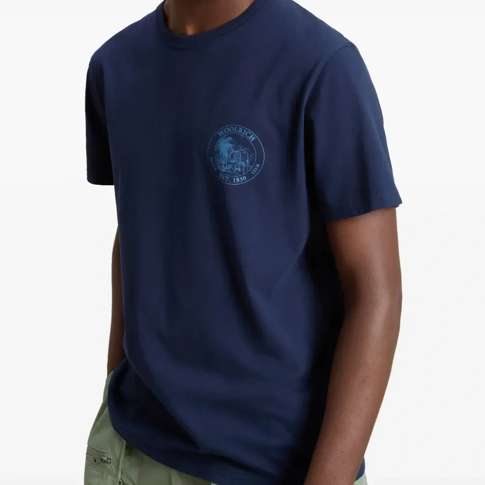 Футболка с графичным принтом