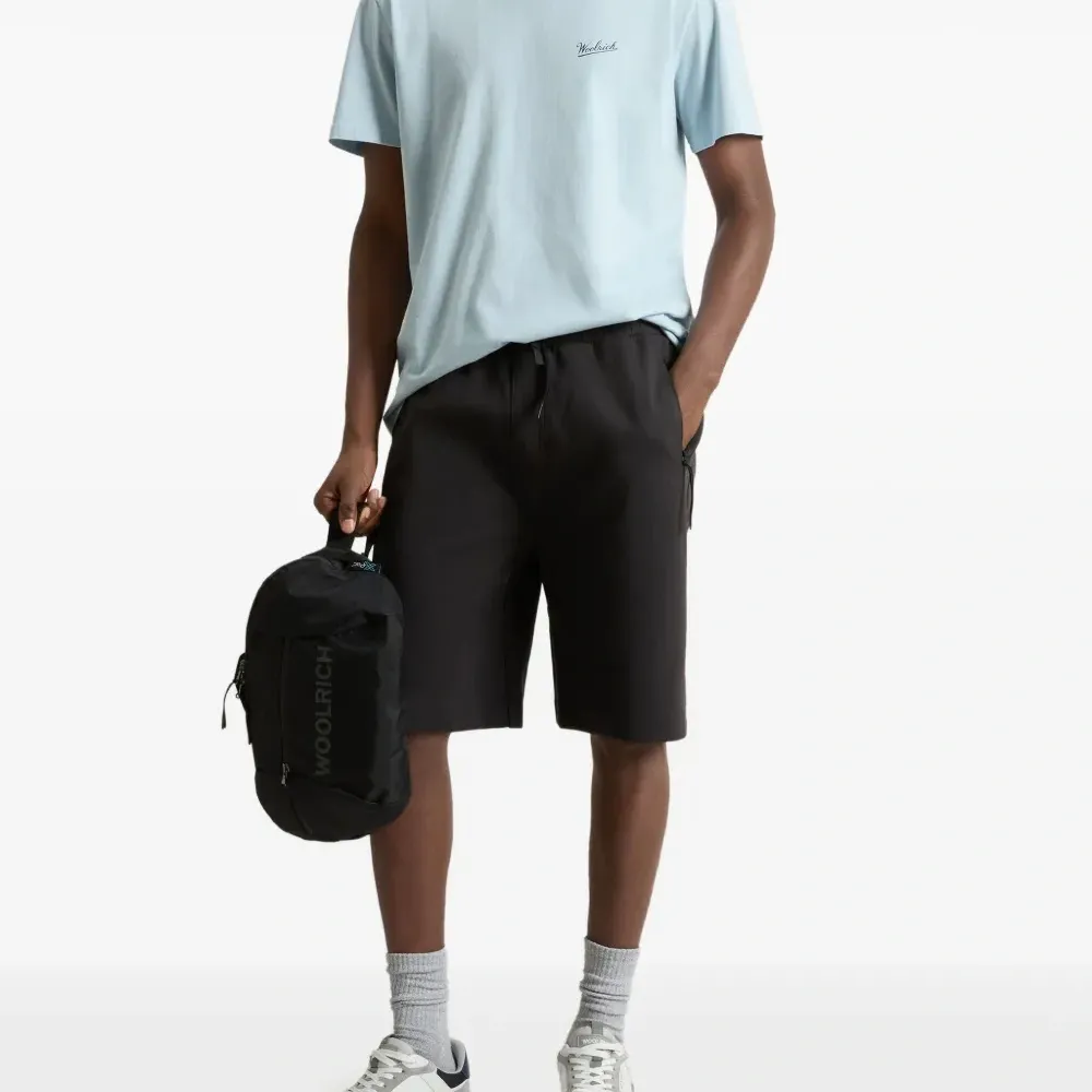 Футболка с логотипом