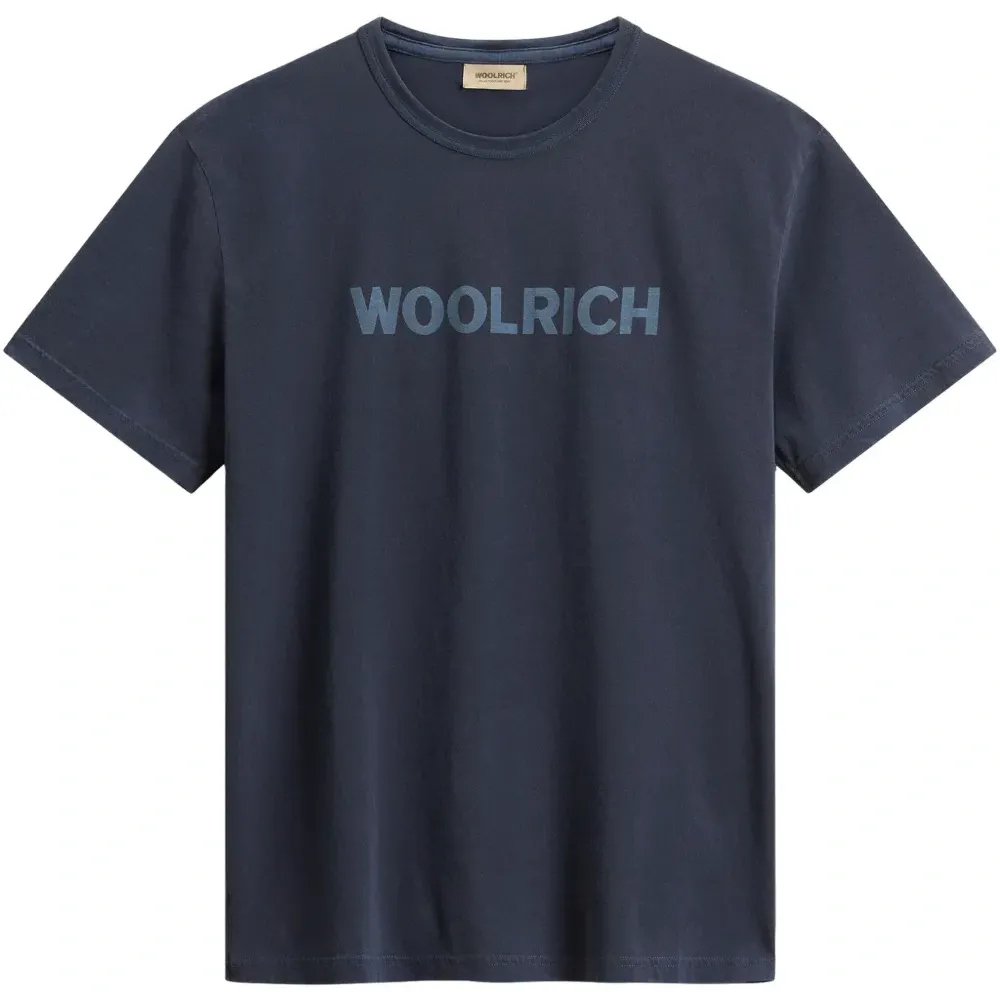 Футболка с логотипом