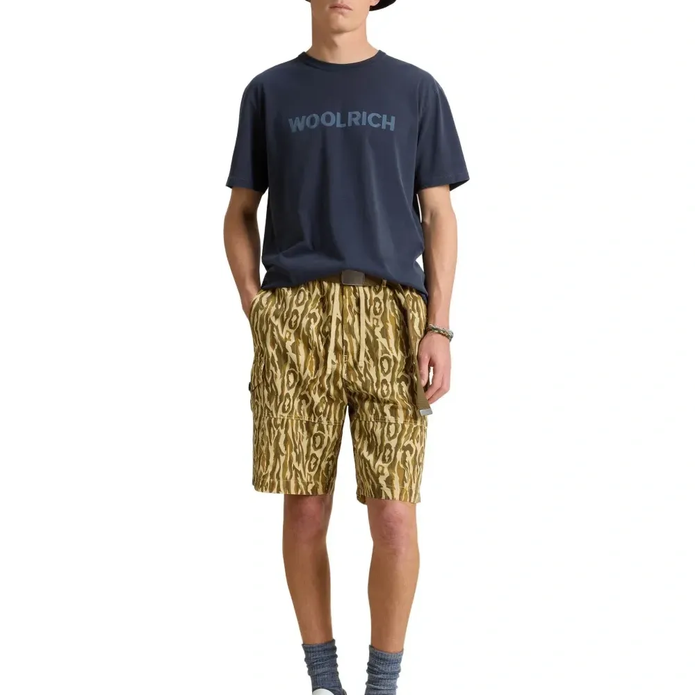 Футболка с логотипом