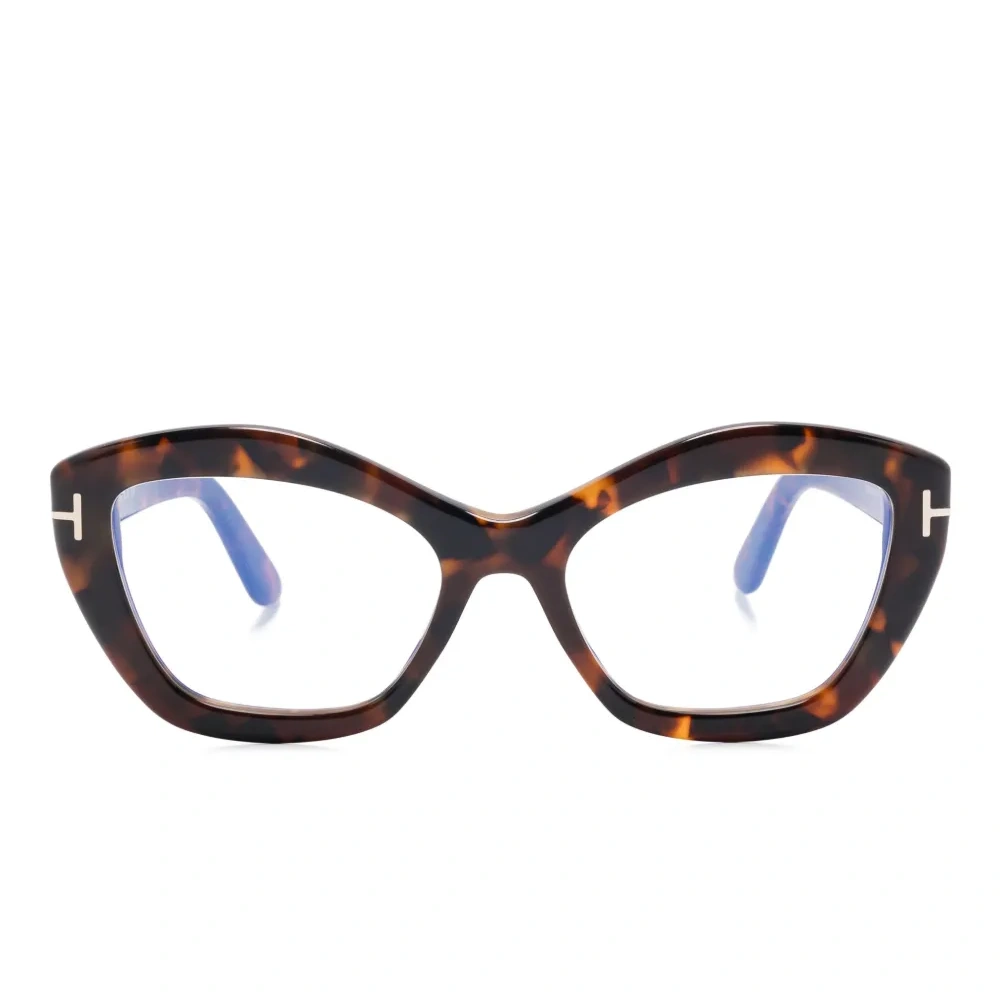 Очки в оправе 'кошачий глаз'