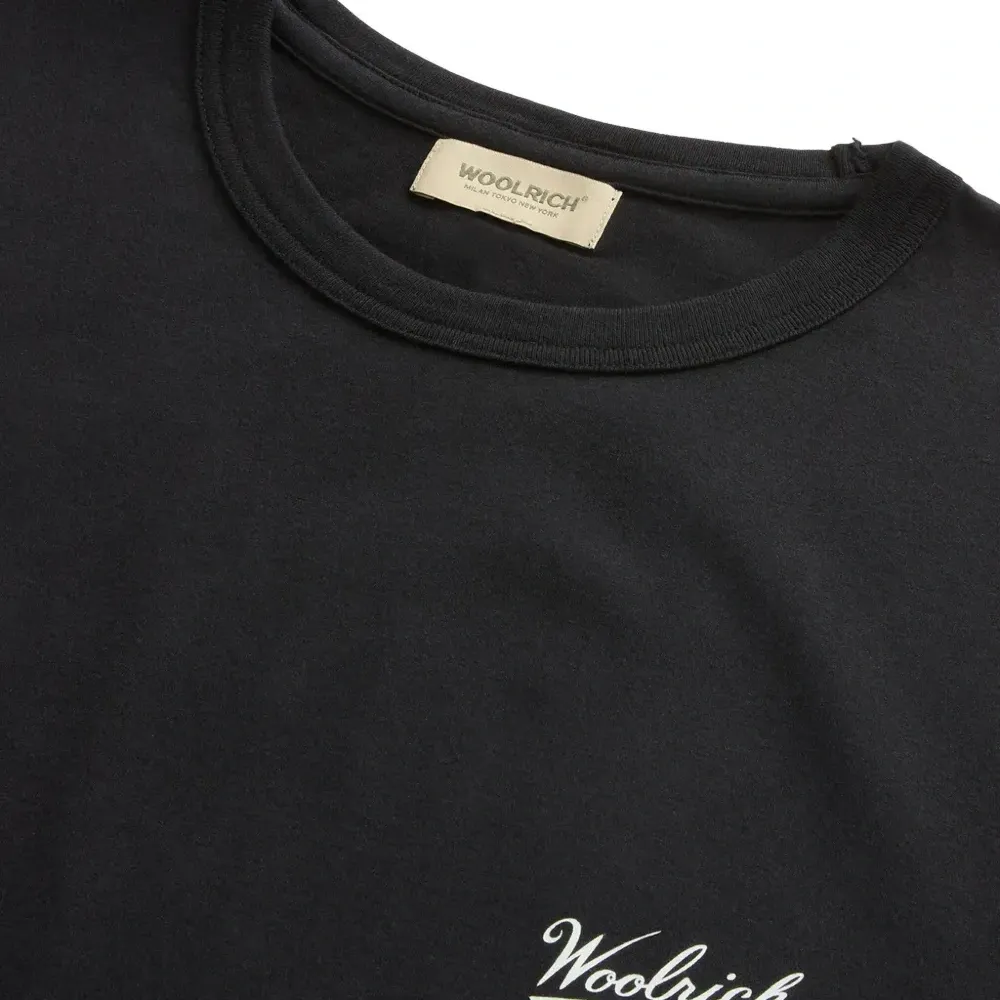 Футболка с логотипом