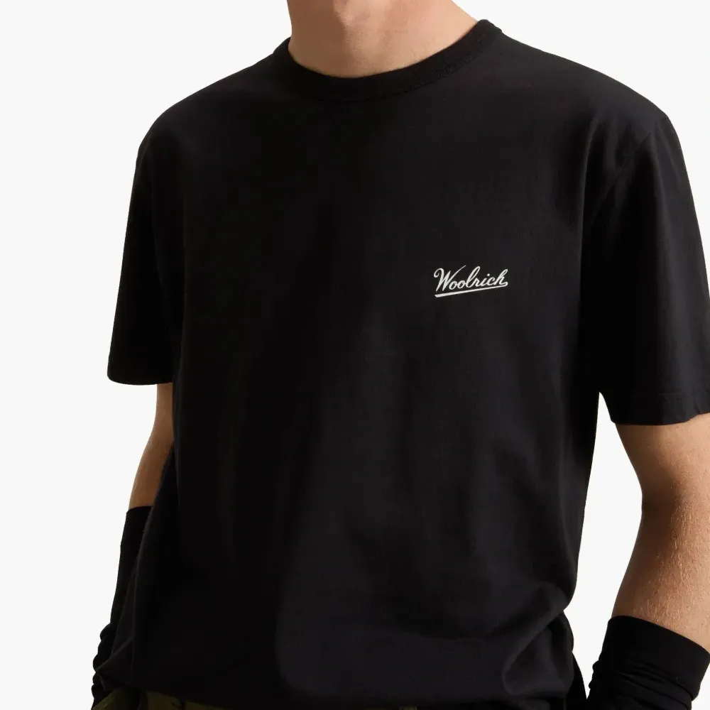 Футболка с логотипом