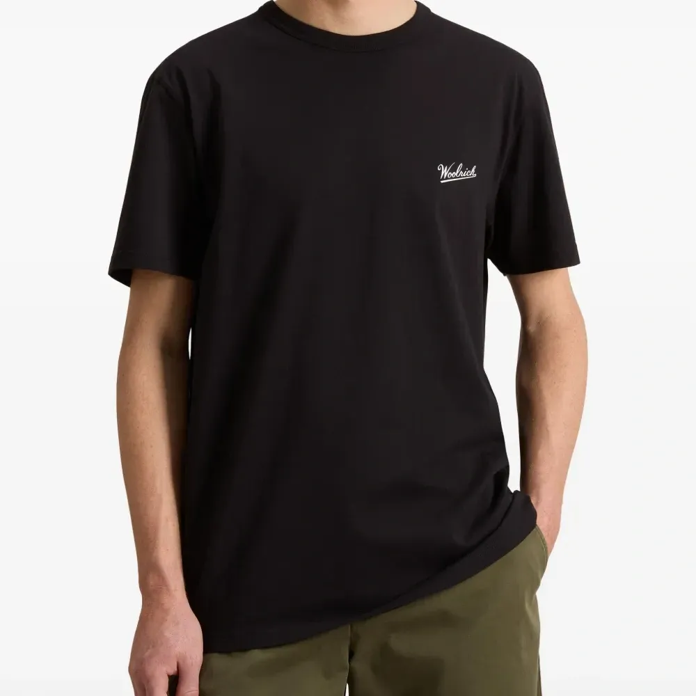 Футболка с логотипом