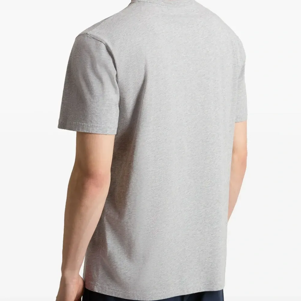 Футболка с логотипом