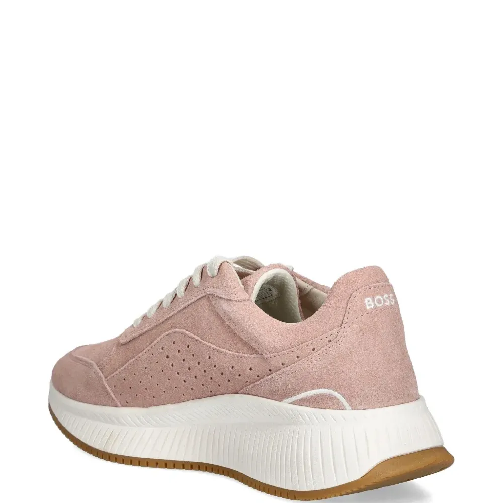 Кроссовки на шнуровке