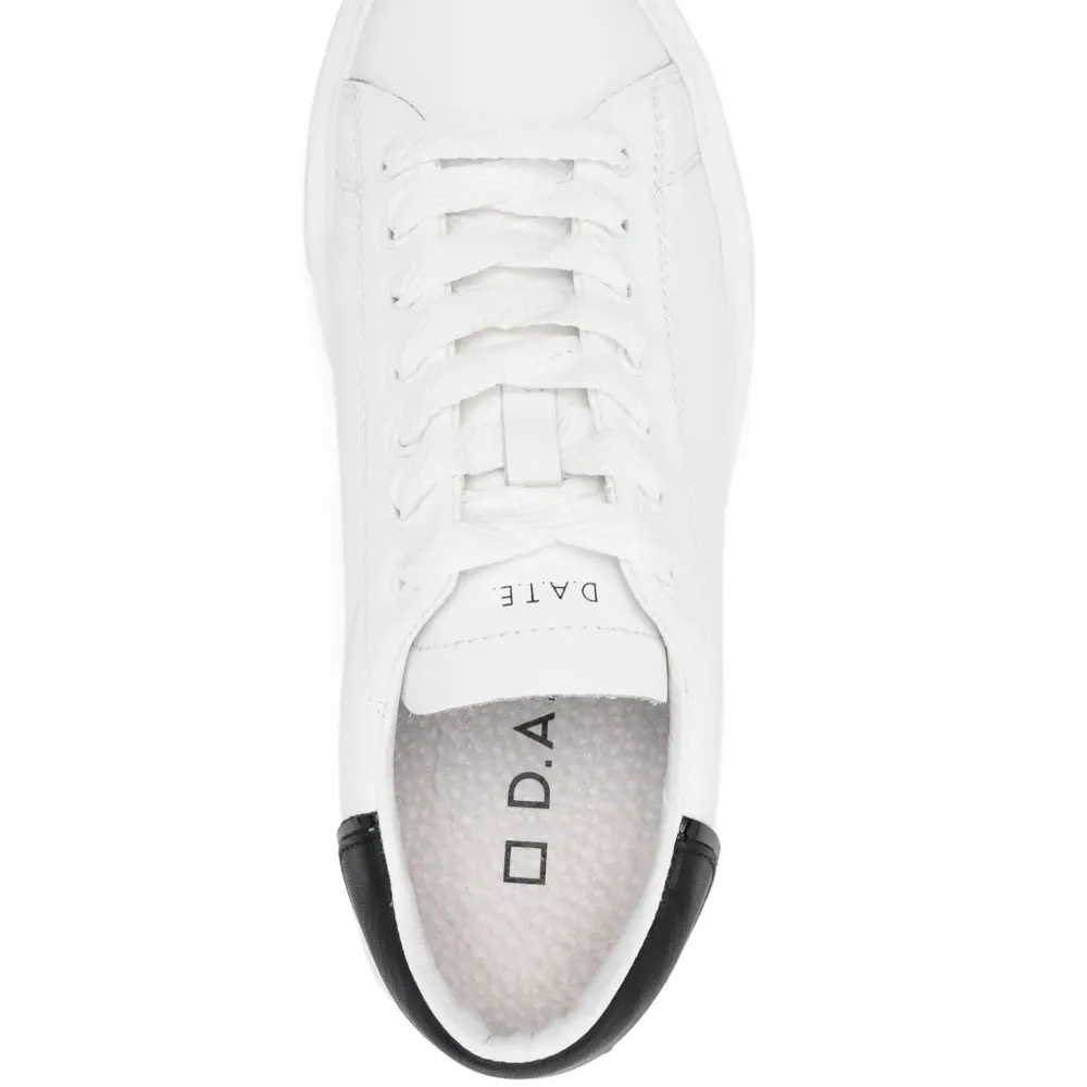 Кожаные кроссовки