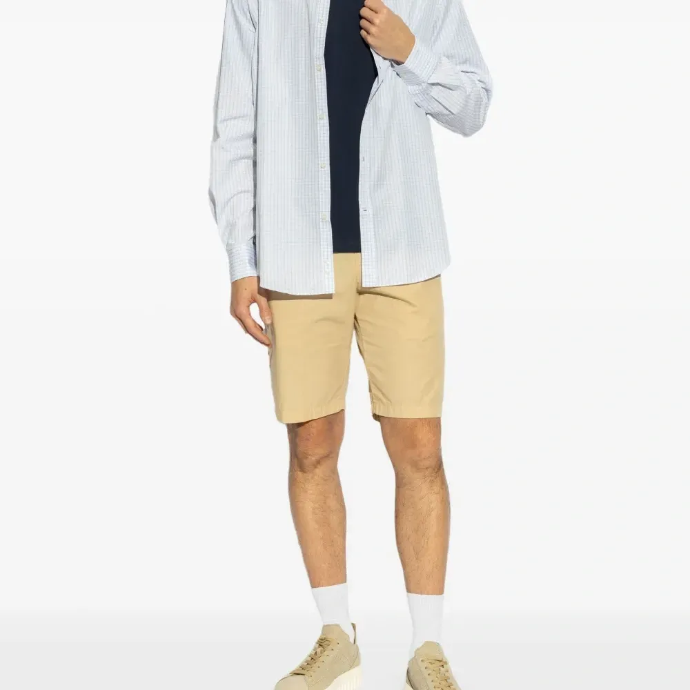 Футболка с вышитым логотипом