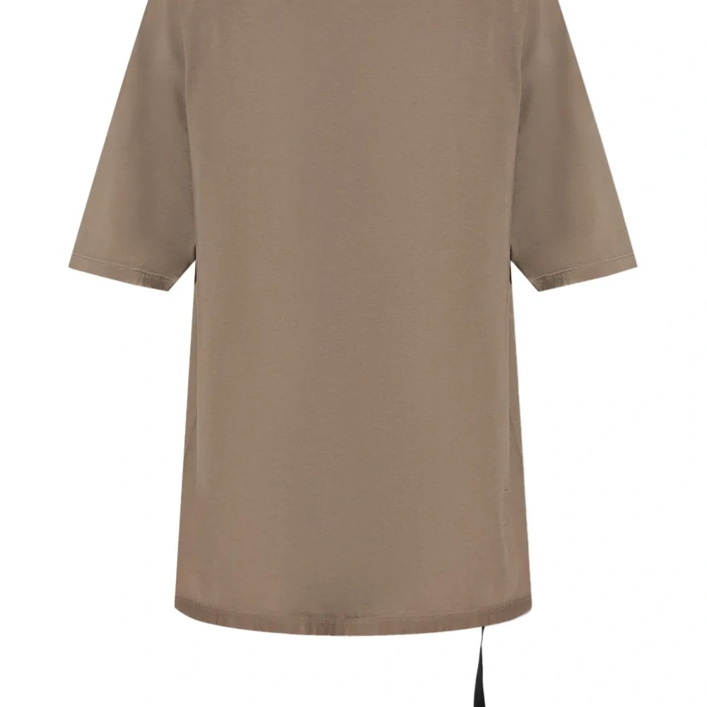 Футболка с декоративной строчкой