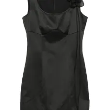 Атласное платье с цветочной аппликацией