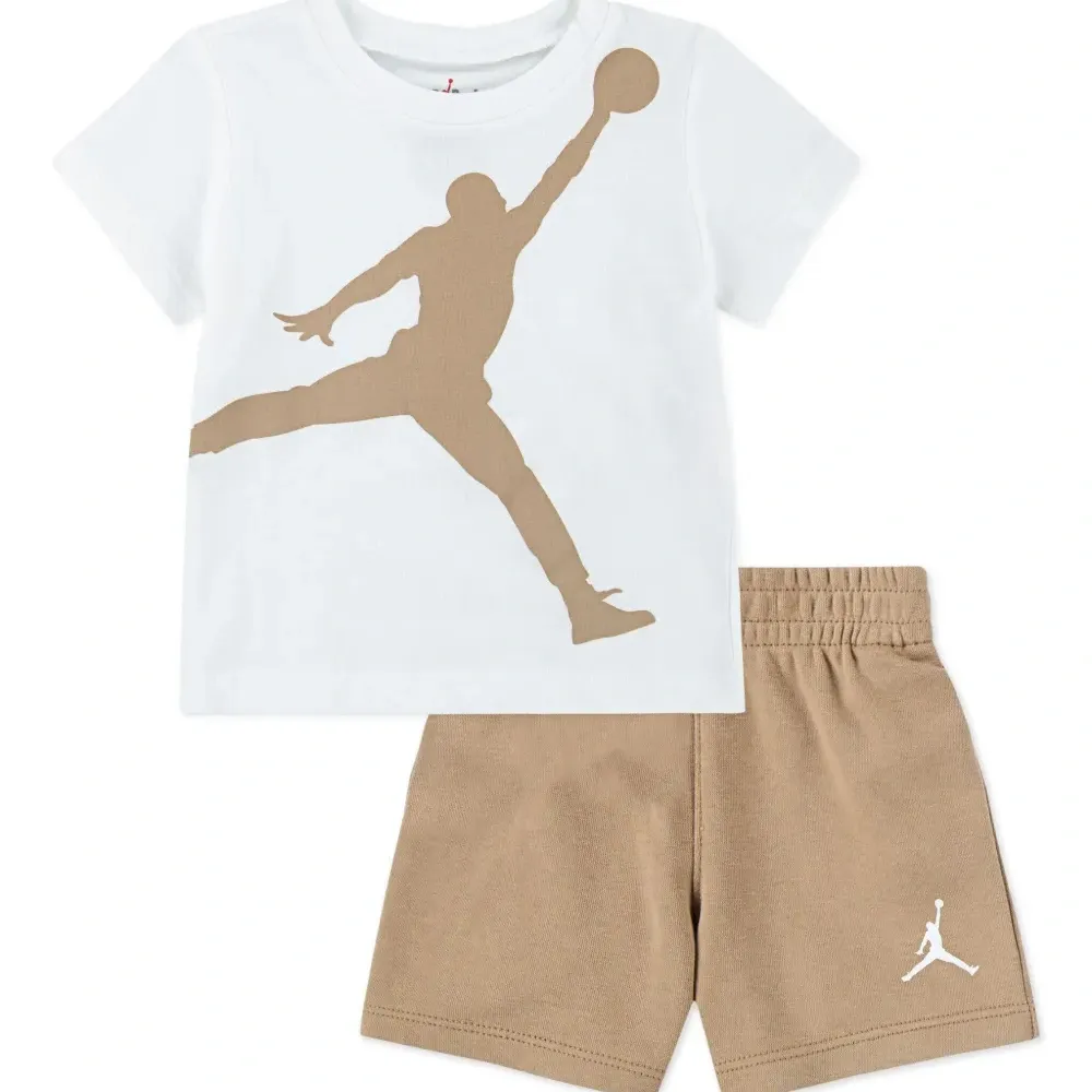 Комплект из футболки и шортов с логотипом