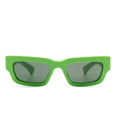 Солнцезащитные очки в прямоугольной оправе